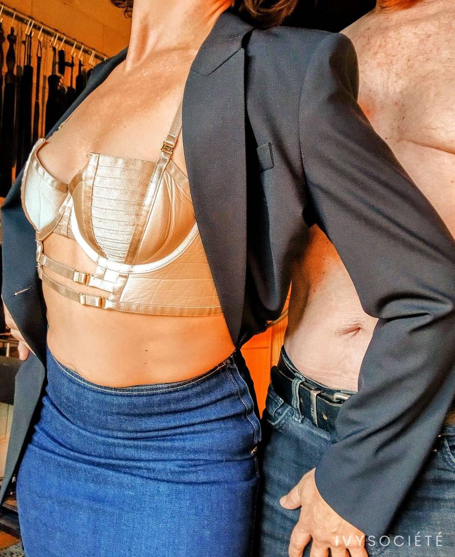 Evelyn Alan - Melbourne escort - Profile photo
