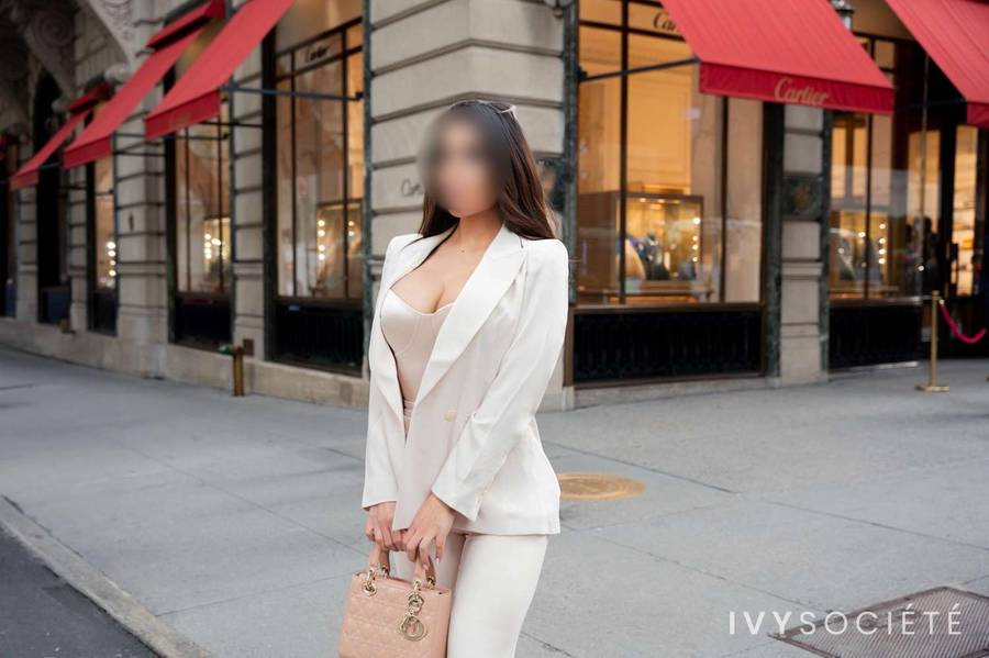 Alexa Baum - Touring escort - Profile photo