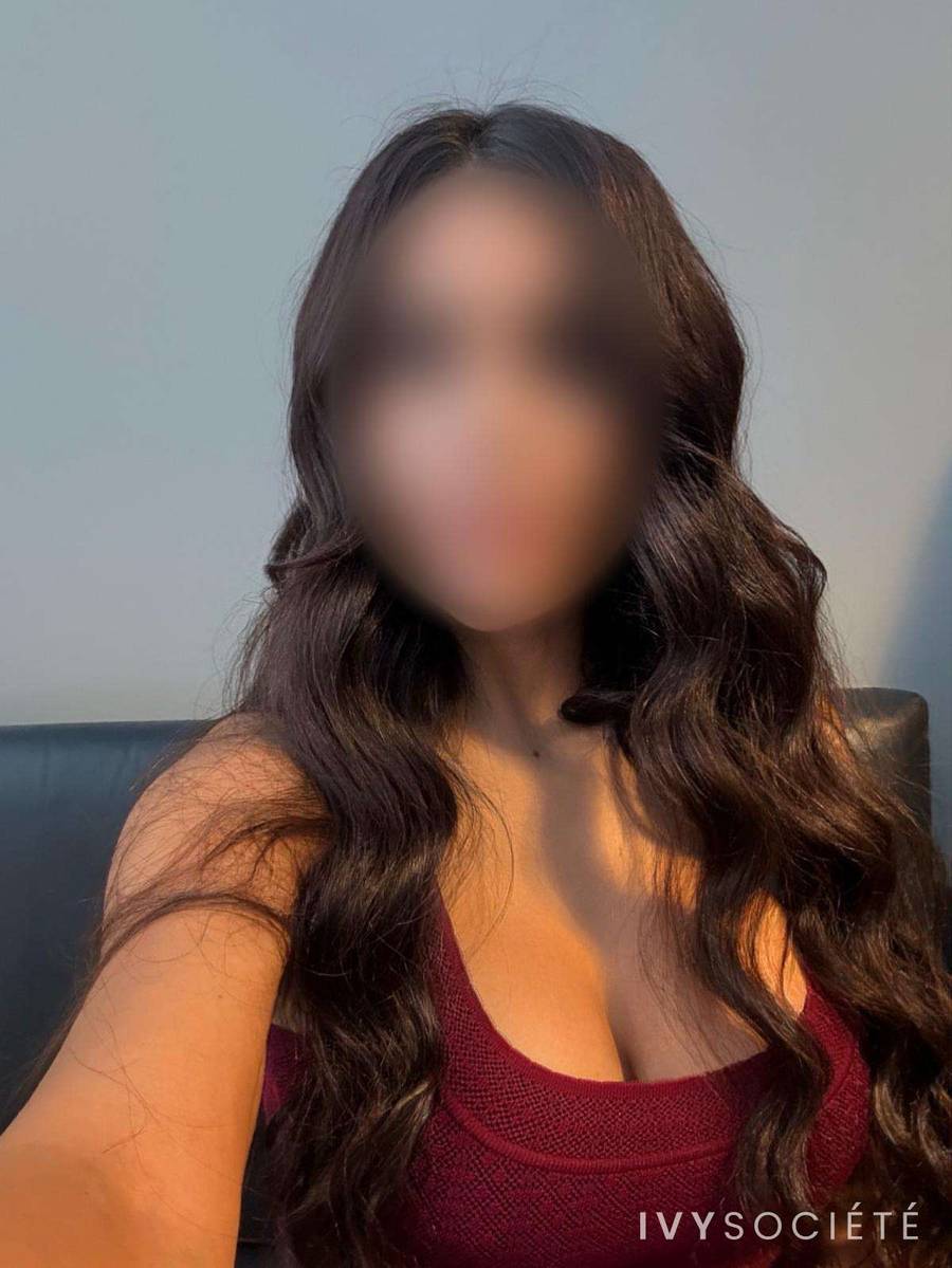 Alexa Baum - Touring escort - Profile photo