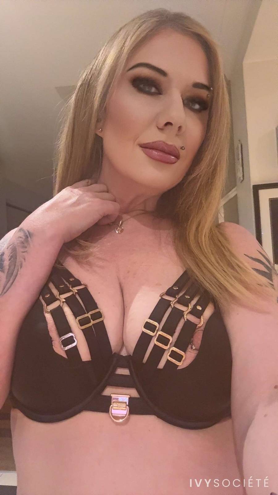 Blondie Bomb - Geelong escort - Profile photo