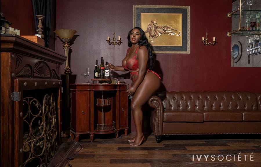 Camille Deveraux - Sydney escort - Profile photo