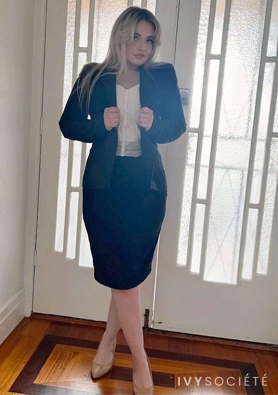 Sara Fennic - Melbourne escort - Profile photo