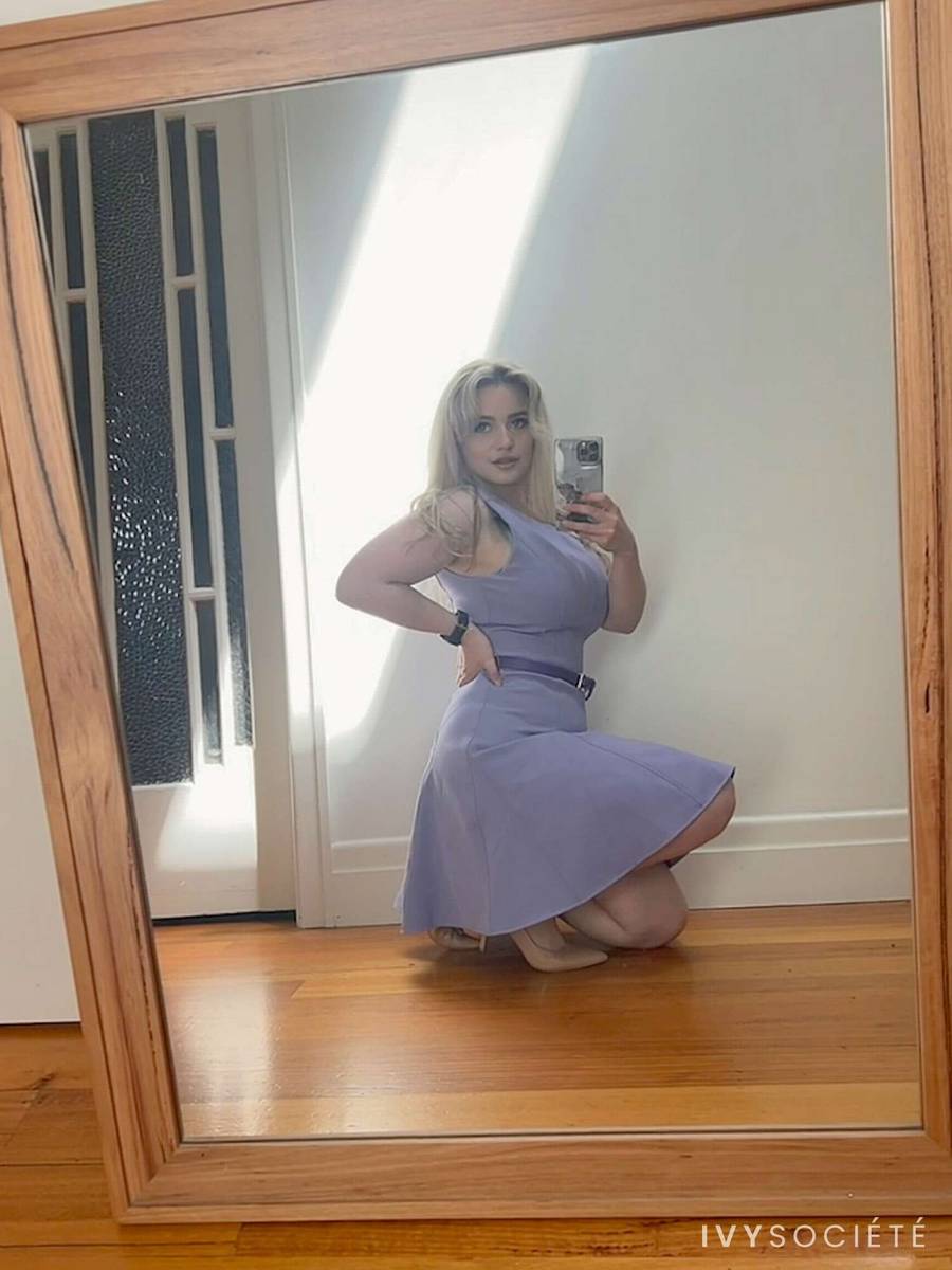 Sara Fennic - Melbourne escort - Profile photo