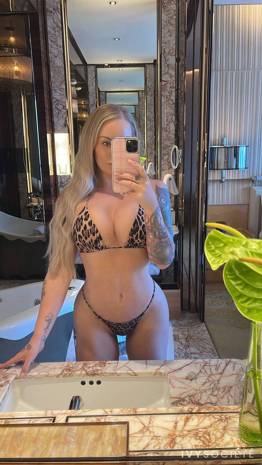 Whitney York - Melbourne escort - Profile photo
