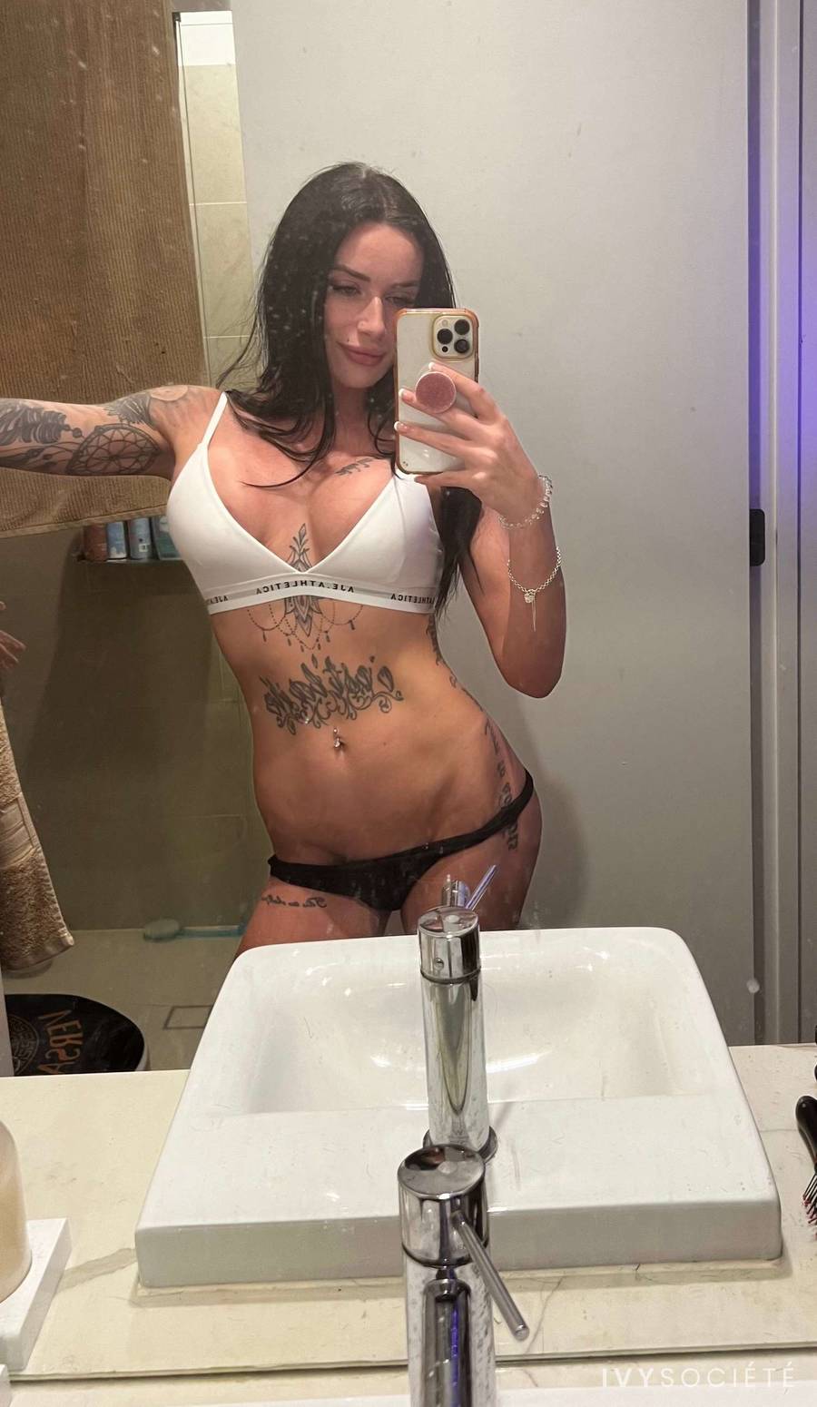 Micki Daniels - Brisbane escort - Profile photo