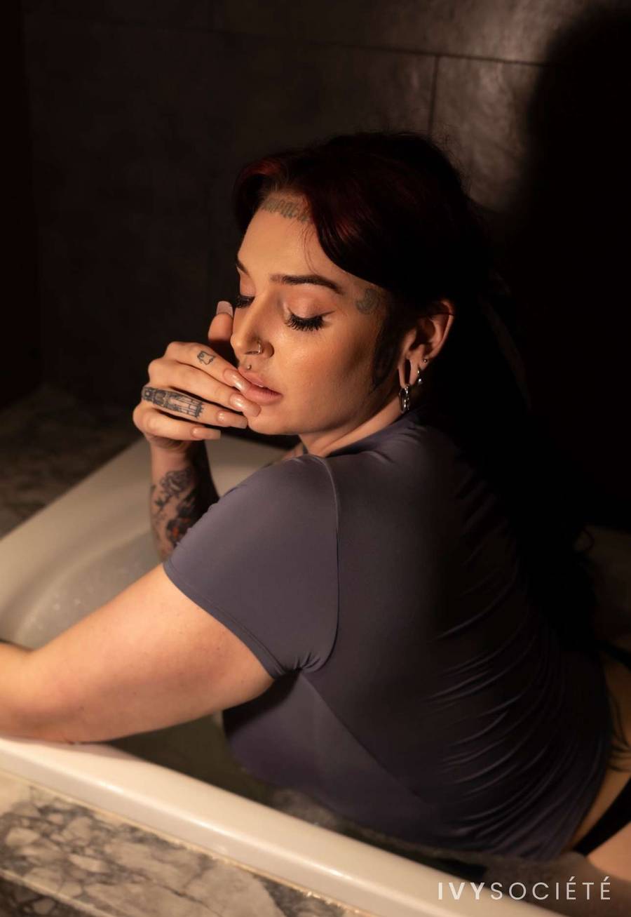 Raven Deville - Brisbane escort - Profile photo