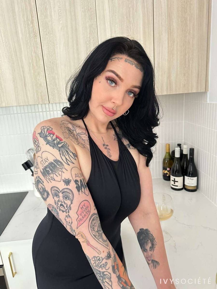 Raven Deville - Brisbane escort - Profile photo