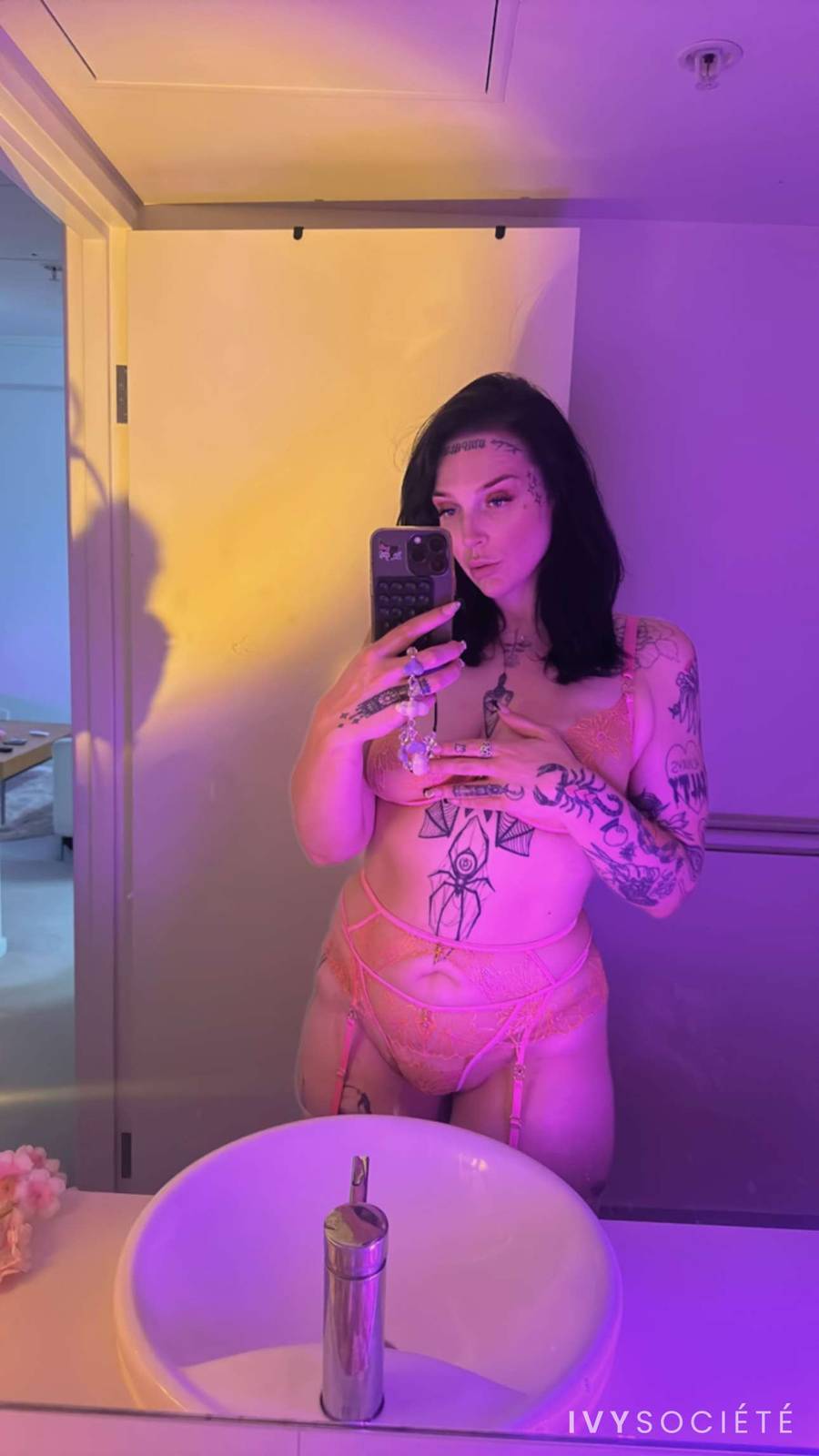 Raven Deville - Brisbane escort - Profile photo