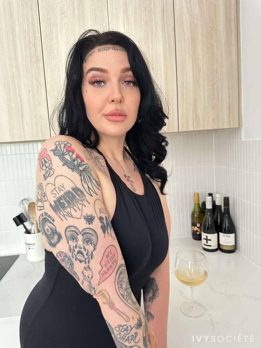 Raven Deville - Brisbane escort - Profile photo