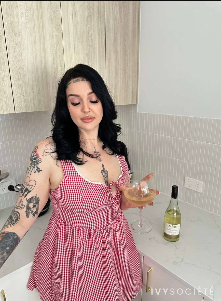 Raven Deville - Brisbane escort - Profile photo