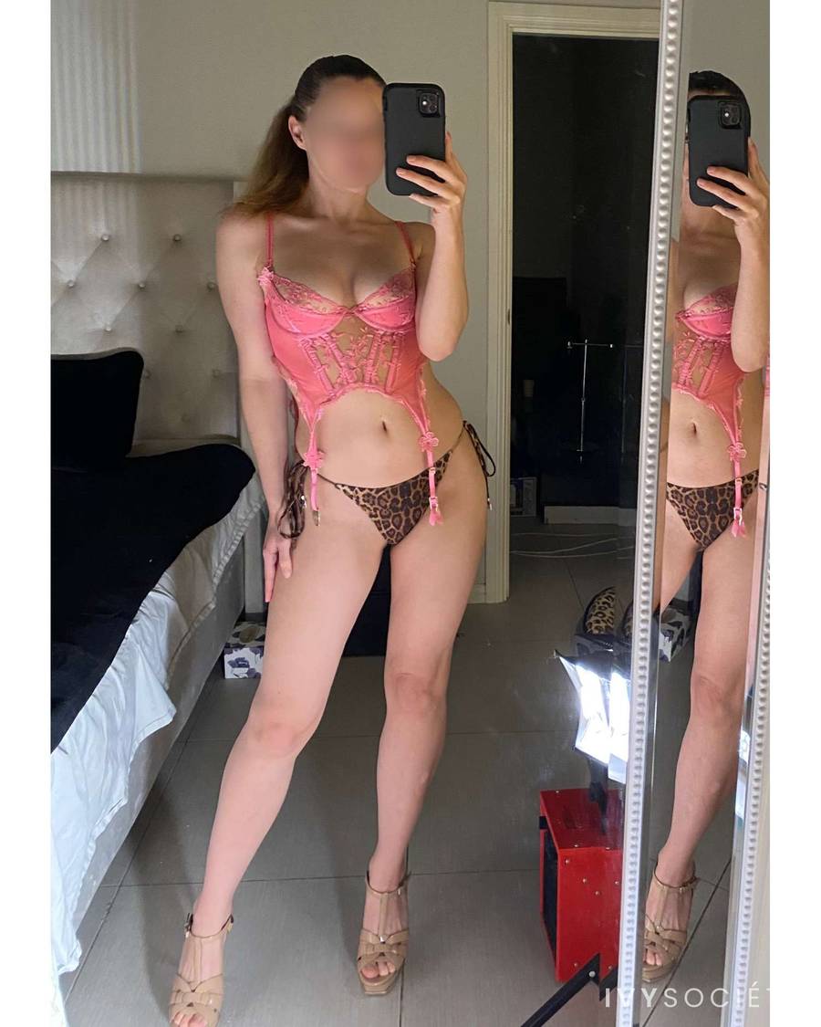 Elise Claire - Central Coast escort - Profile photo