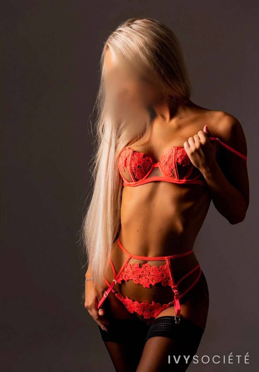 Sarah May - Brisbane escort - Profile photo