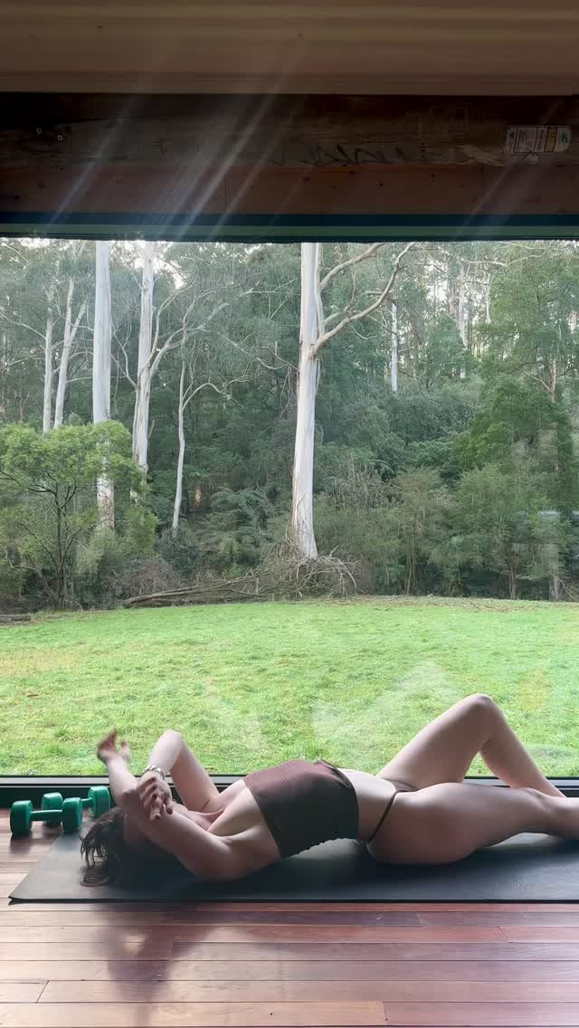 Louise Moore - Melbourne escort - Profile photo