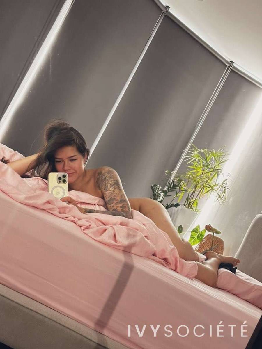 Olive Pearl - Melbourne escort - Profile photo