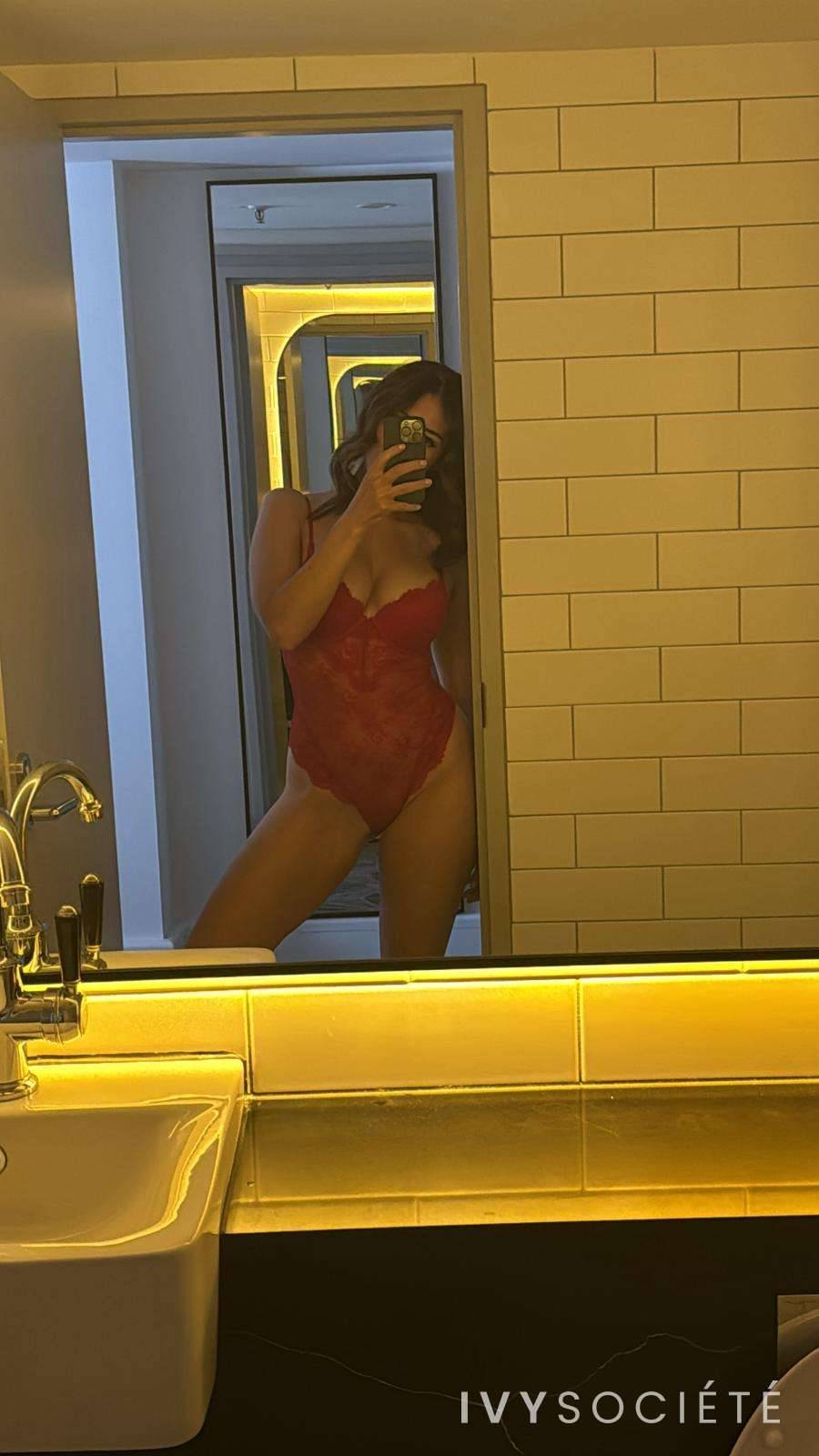 Madeline Hart - Melbourne escort - Profile photo