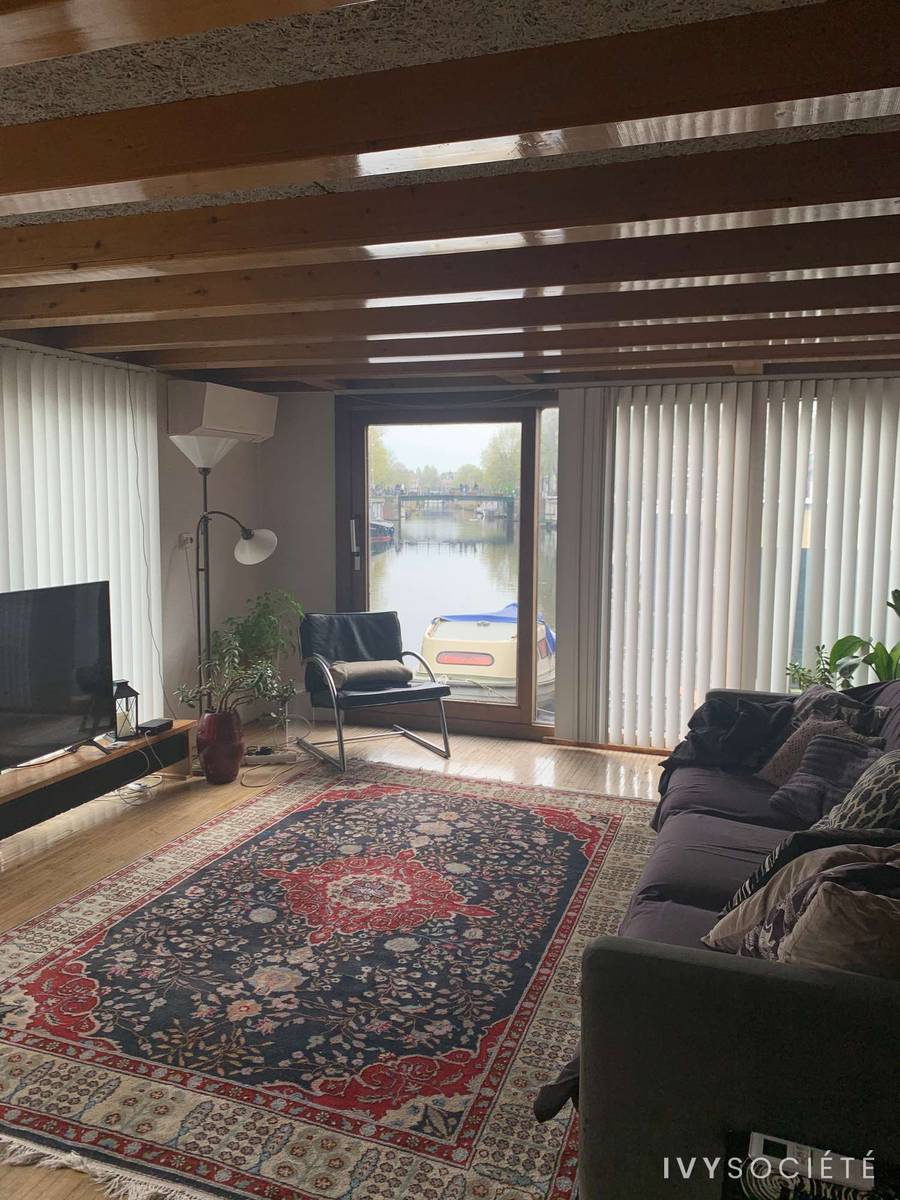 Iris Blue - Sydney escort - Profile photo