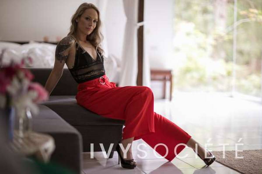 Beth Monroe - Melbourne escort - Profile photo