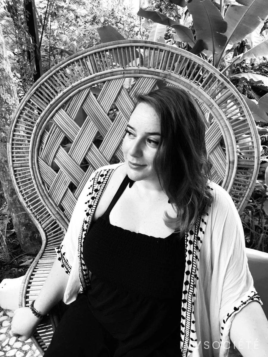 Curvy Brunette - Melbourne escort - Profile photo