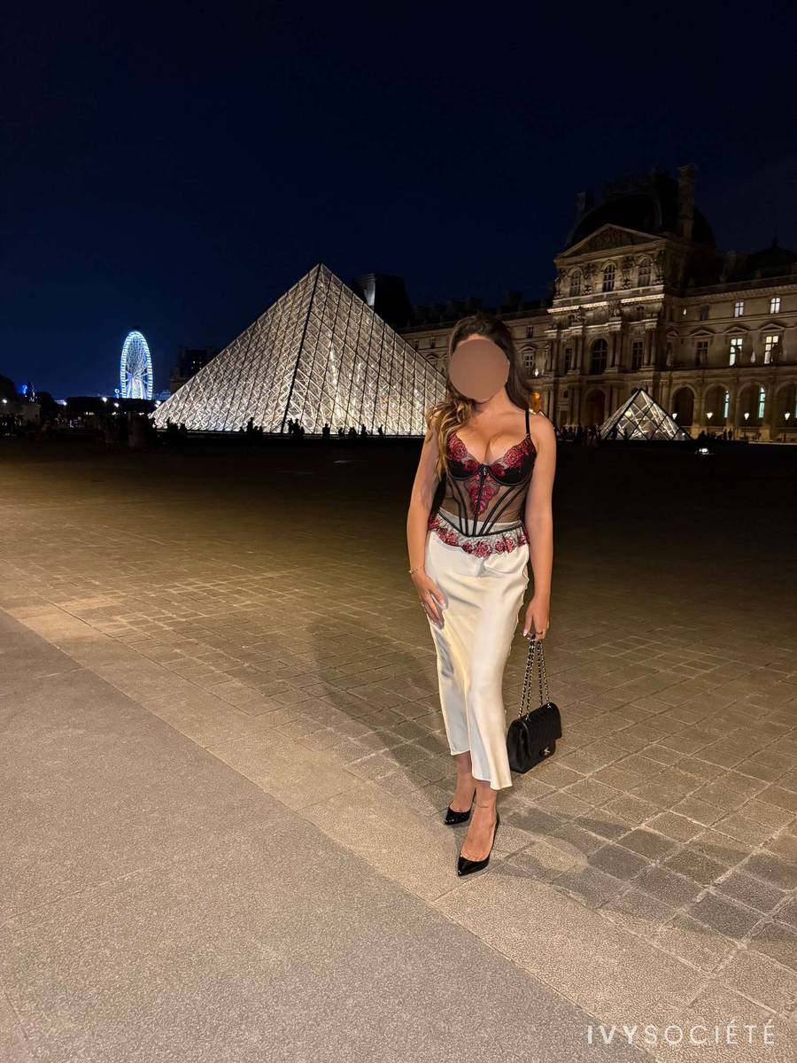 Marta Dumas - Singapore escort - Profile photo